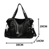 Lora. - Elegantna Hobo Torba za Ramena